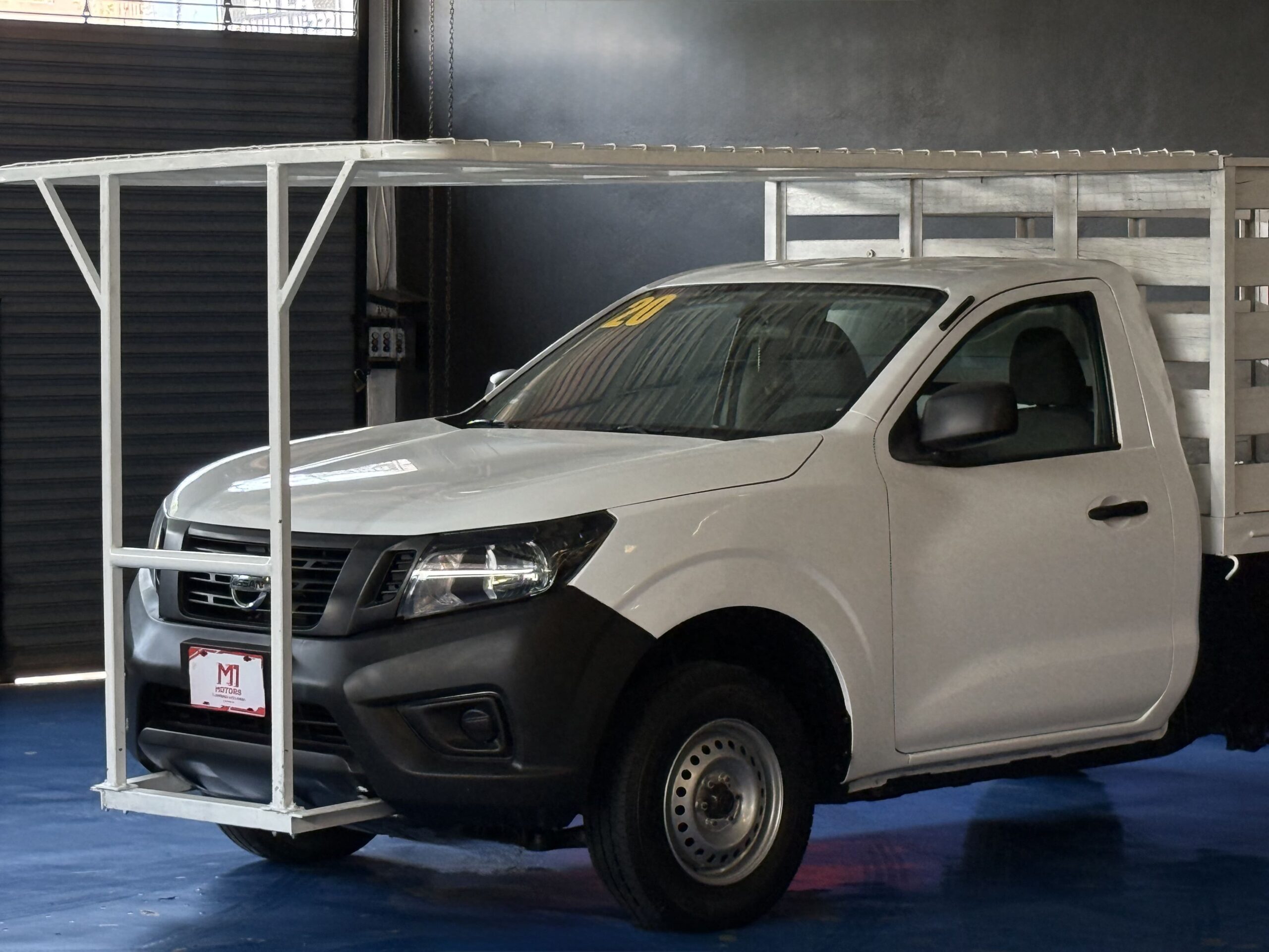 NISSAN NP300 ESTACAS TM DH 2020