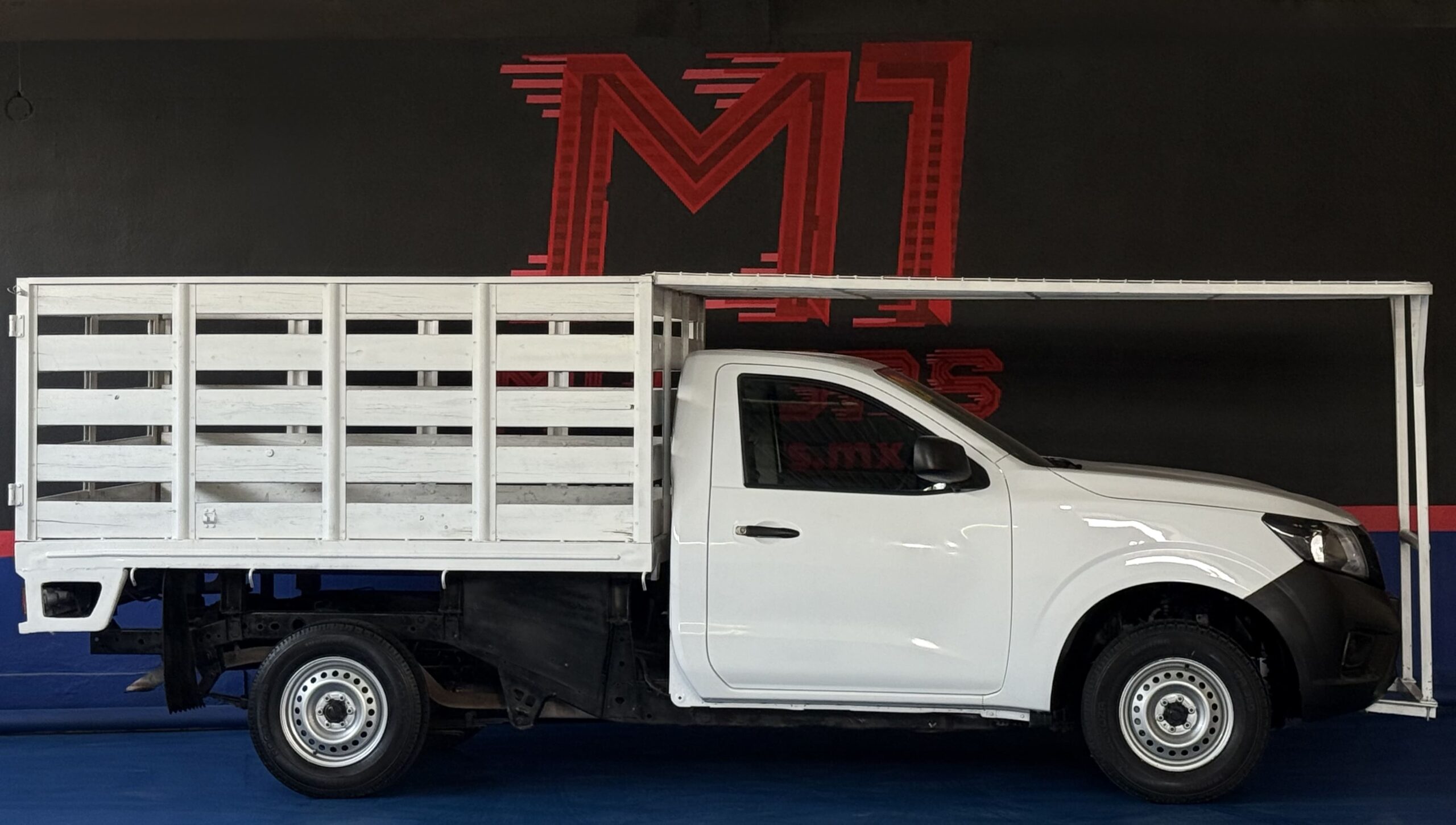 NISSAN NP300 ESTACAS TM DH 2020