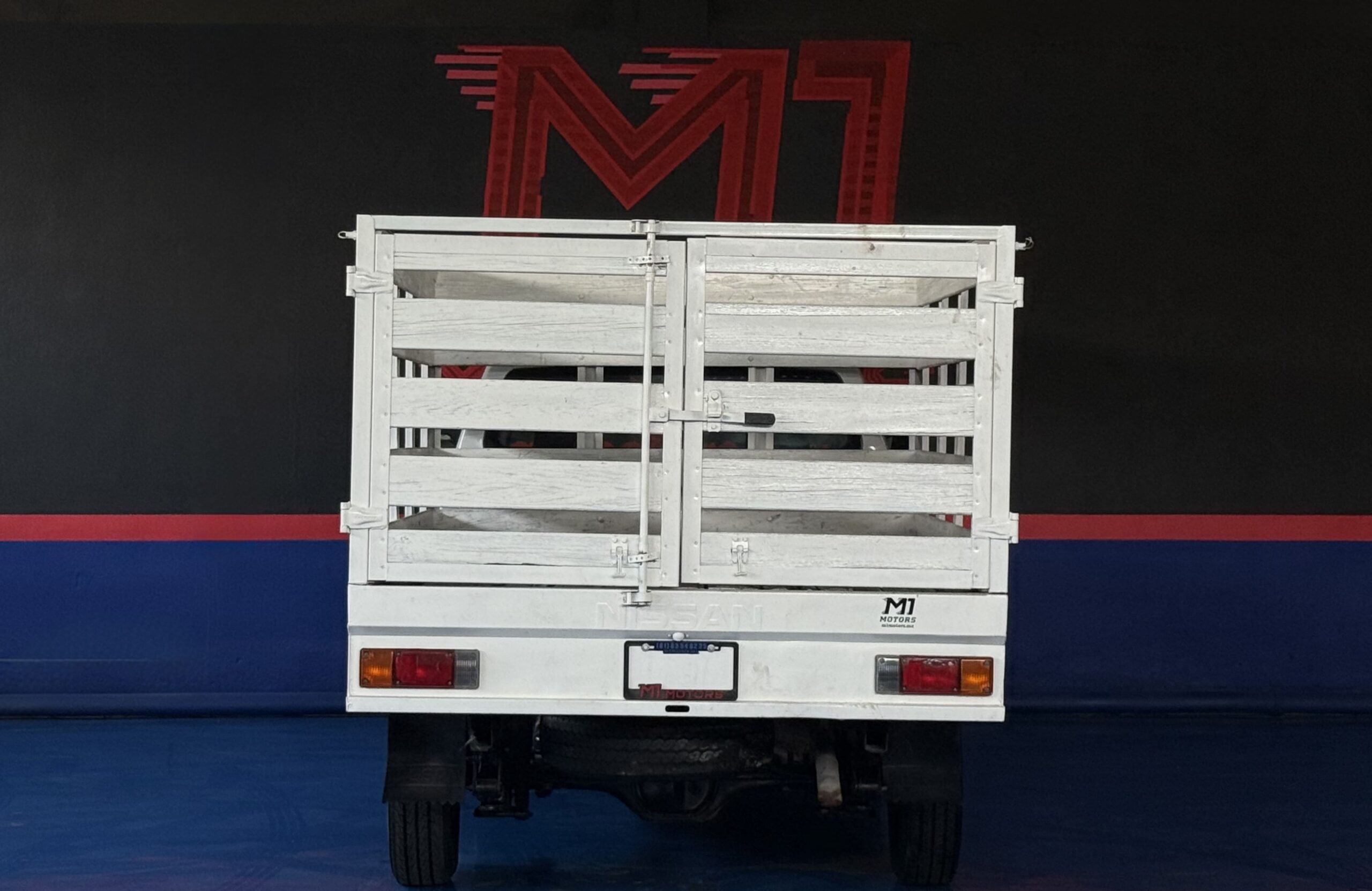 NISSAN NP300 ESTACAS TM DH 2020