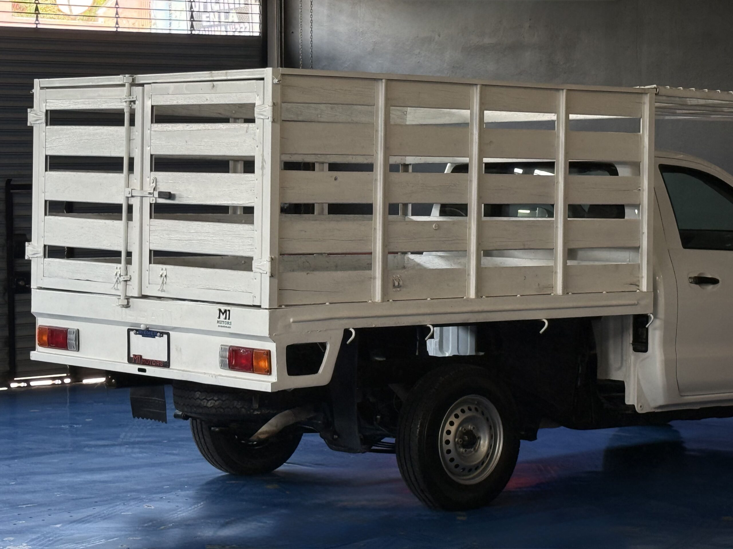 NISSAN NP300 ESTACAS TM DH 2020