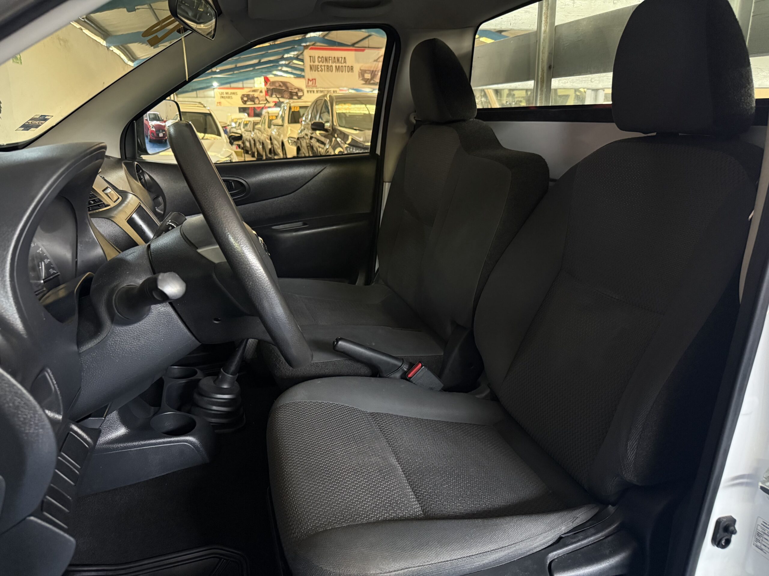 NISSAN NP300 ESTACAS TM DH 2020