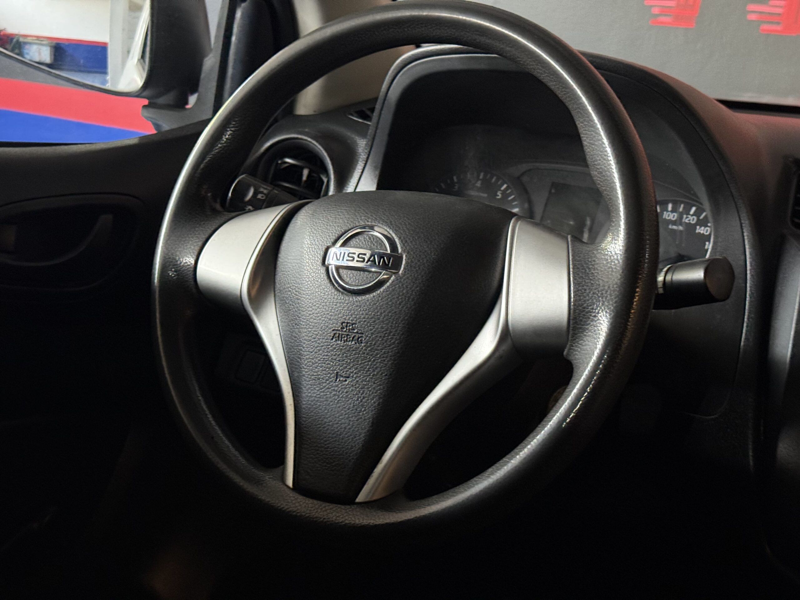 NISSAN NP300 ESTACAS TM DH 2020