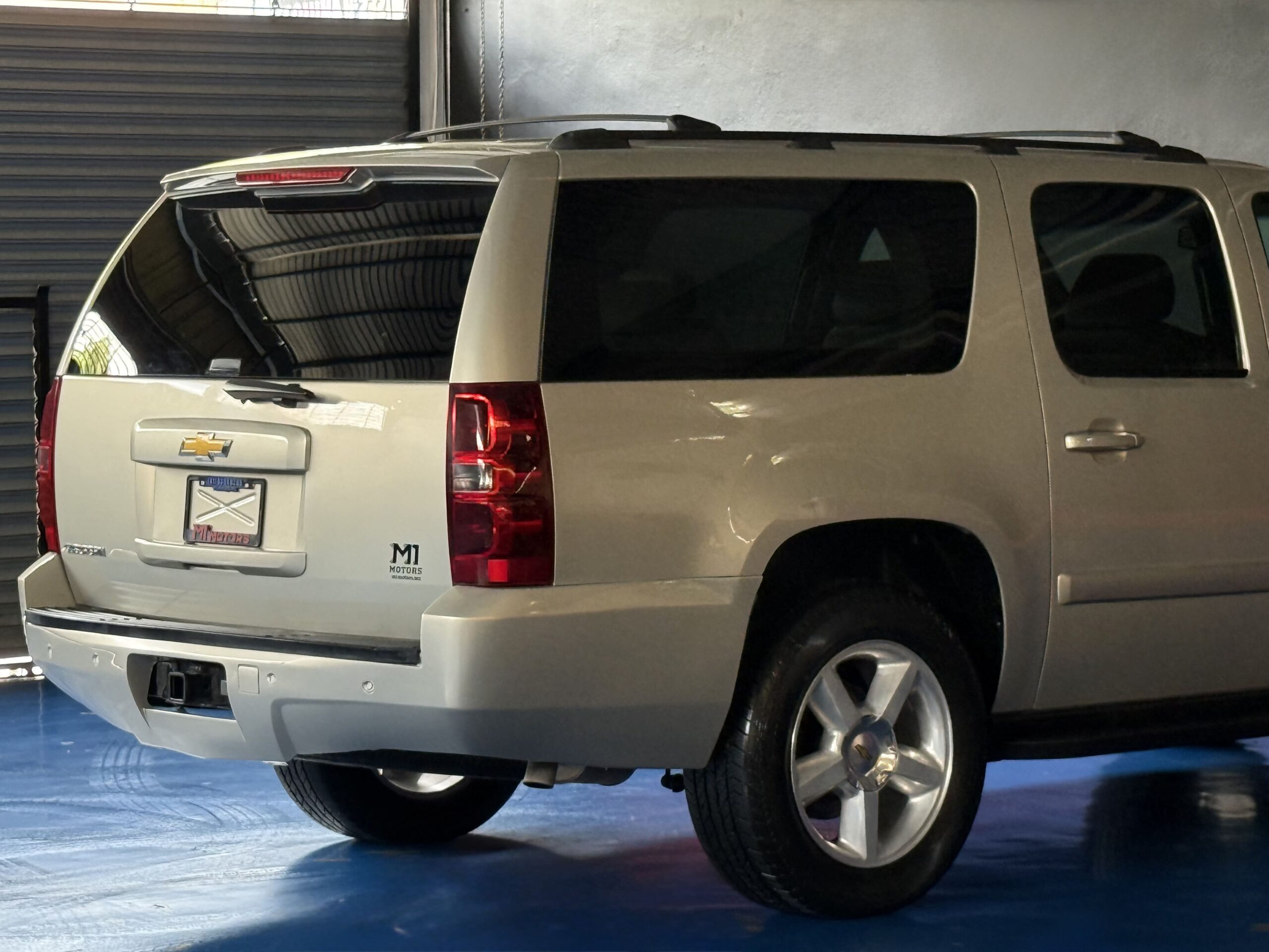 CHEVROLET SUBURBAN 4X2 2007