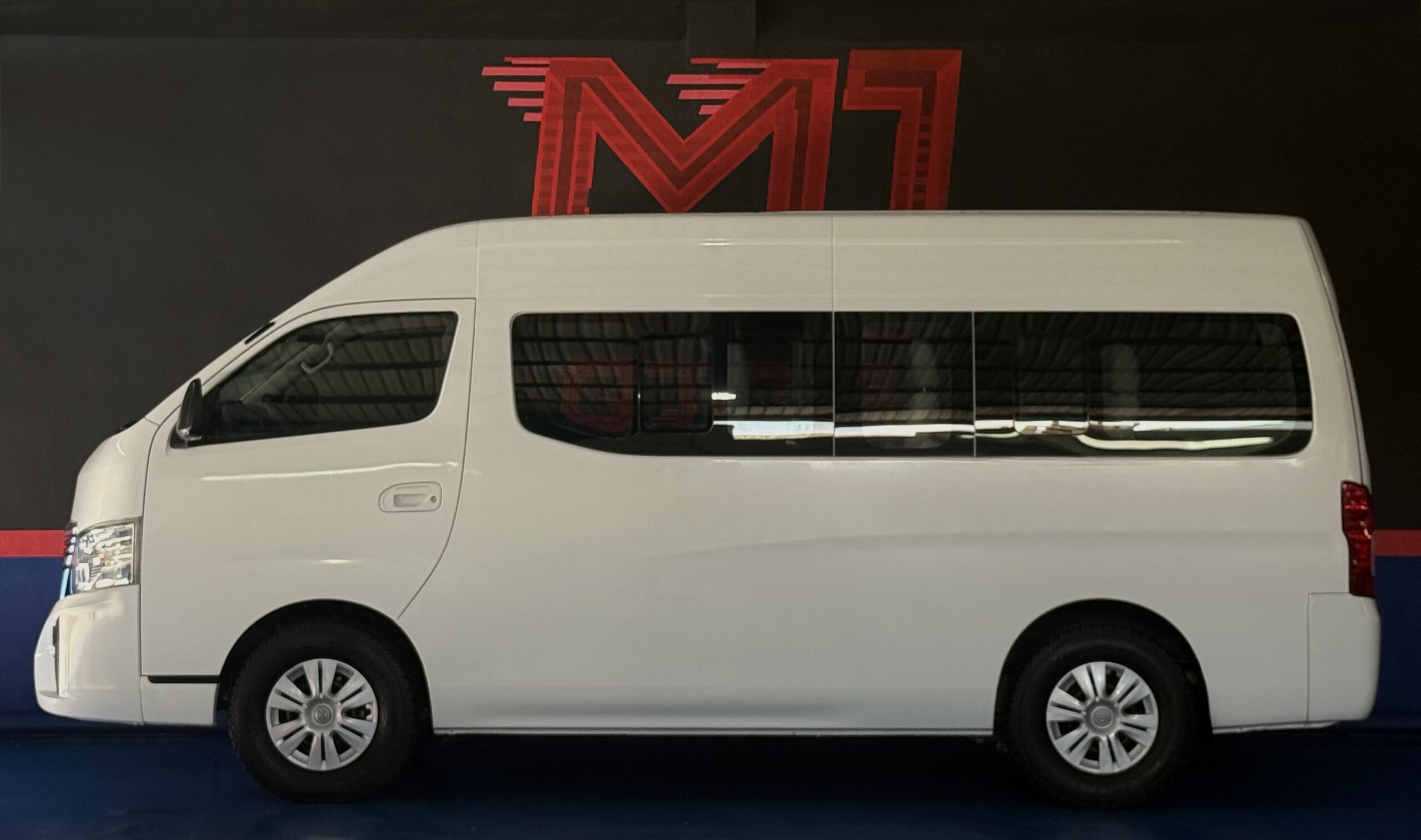 NISSAN URVAN 14 PASAJEROS 2023