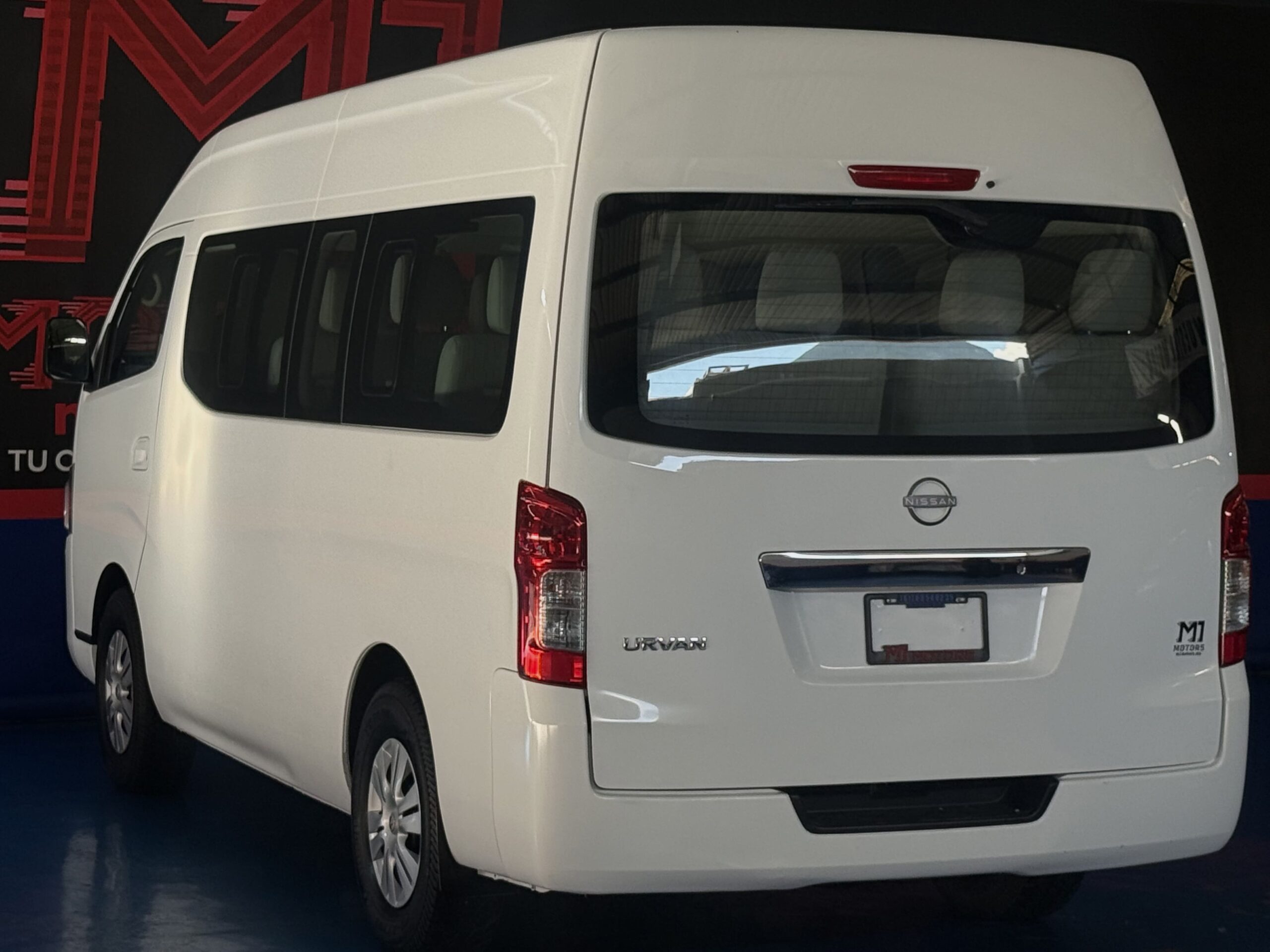 NISSAN URVAN 14 PASAJEROS 2023