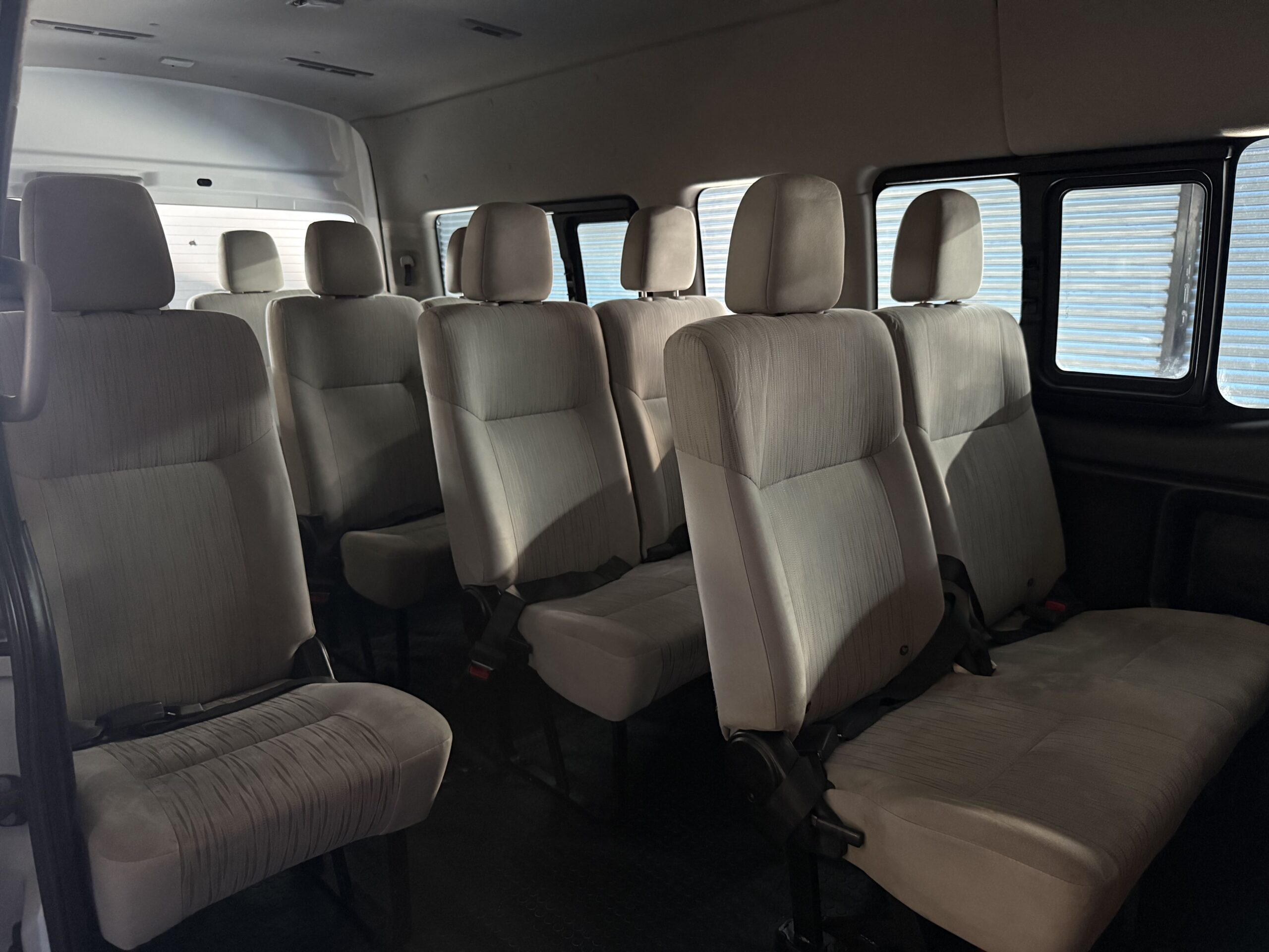 NISSAN URVAN 14 PASAJEROS 2023