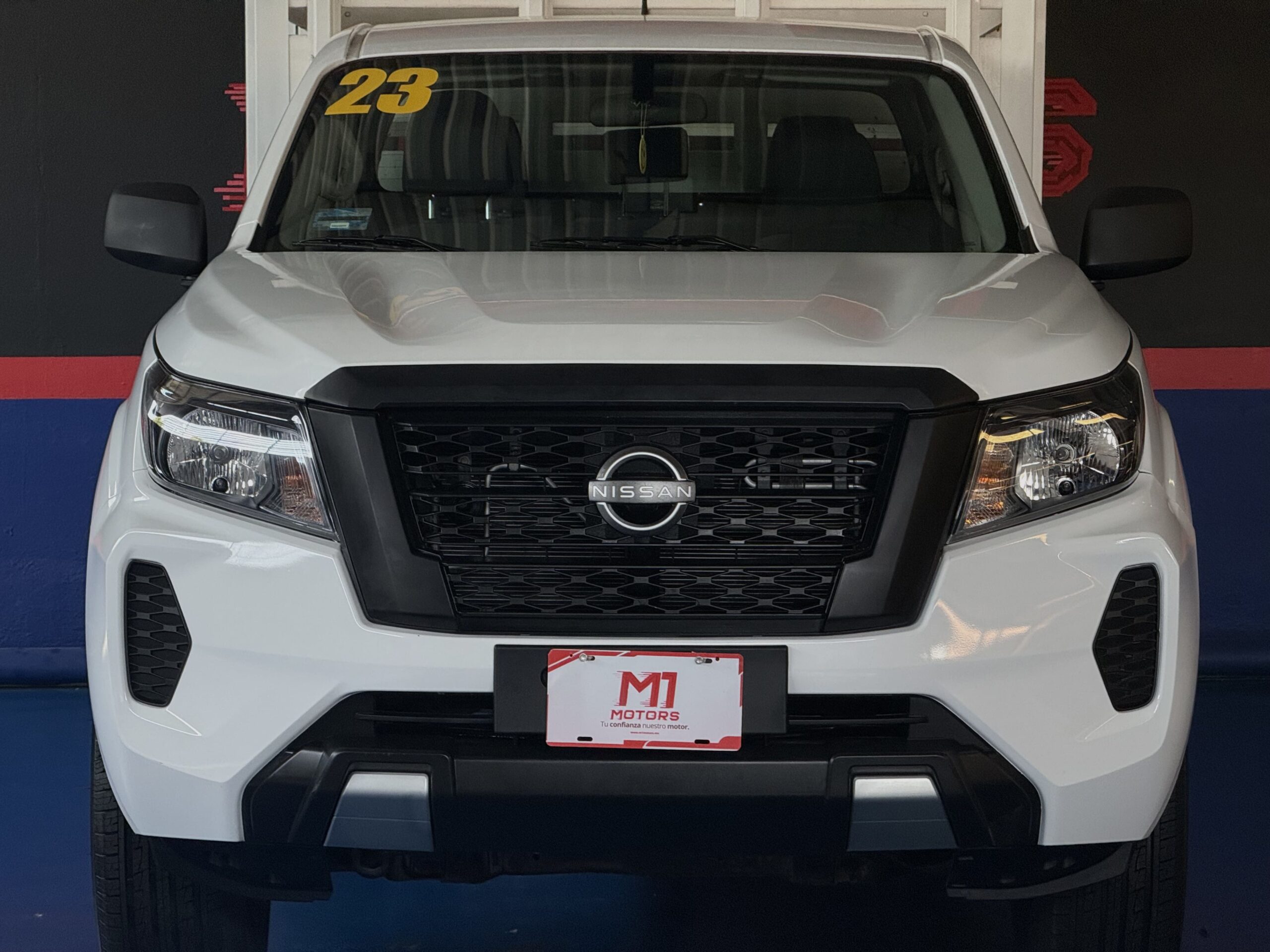 NISSAN NP300 ESTACAS TM 2023
