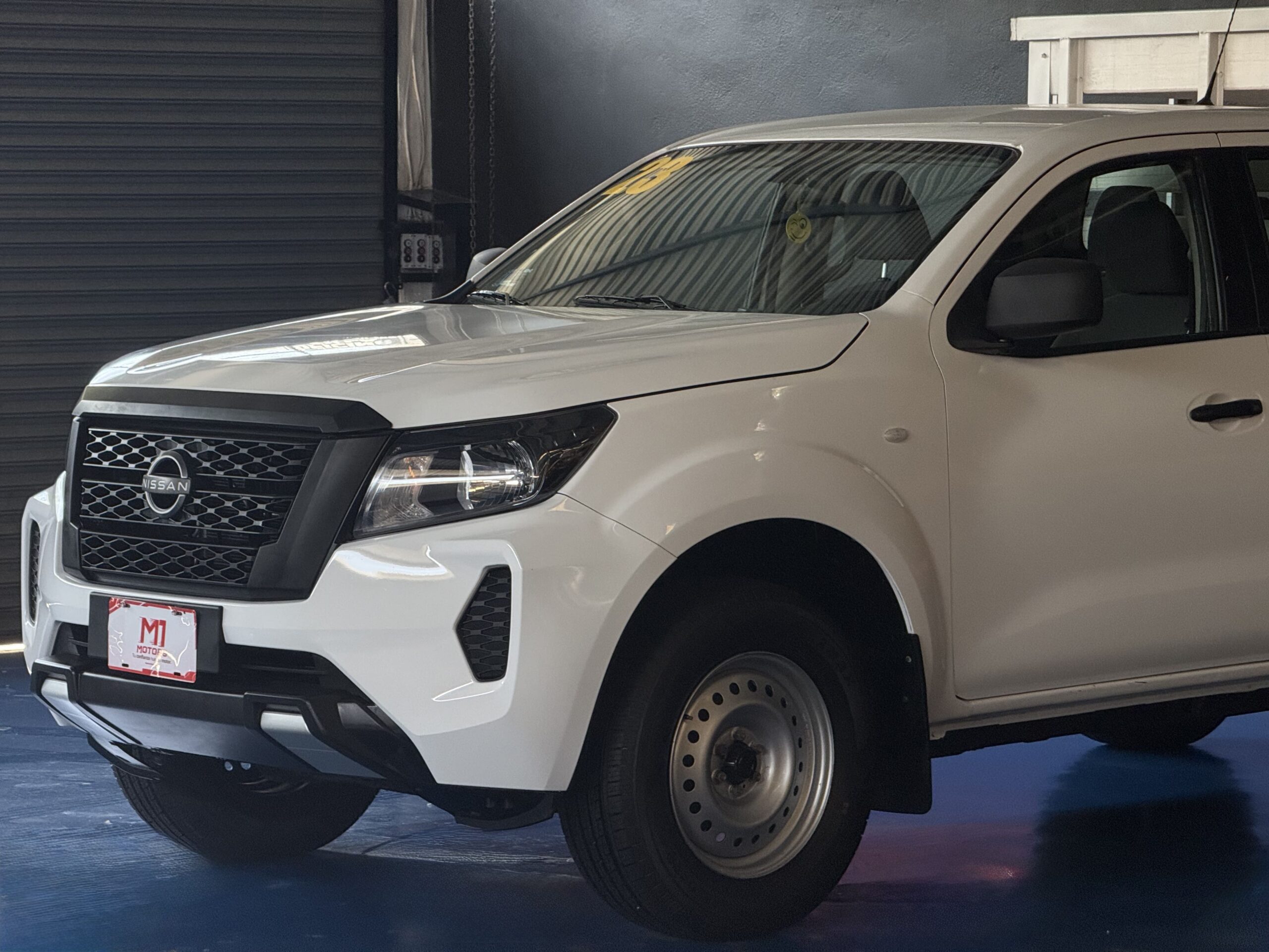 NISSAN NP300 ESTACAS TM 2023