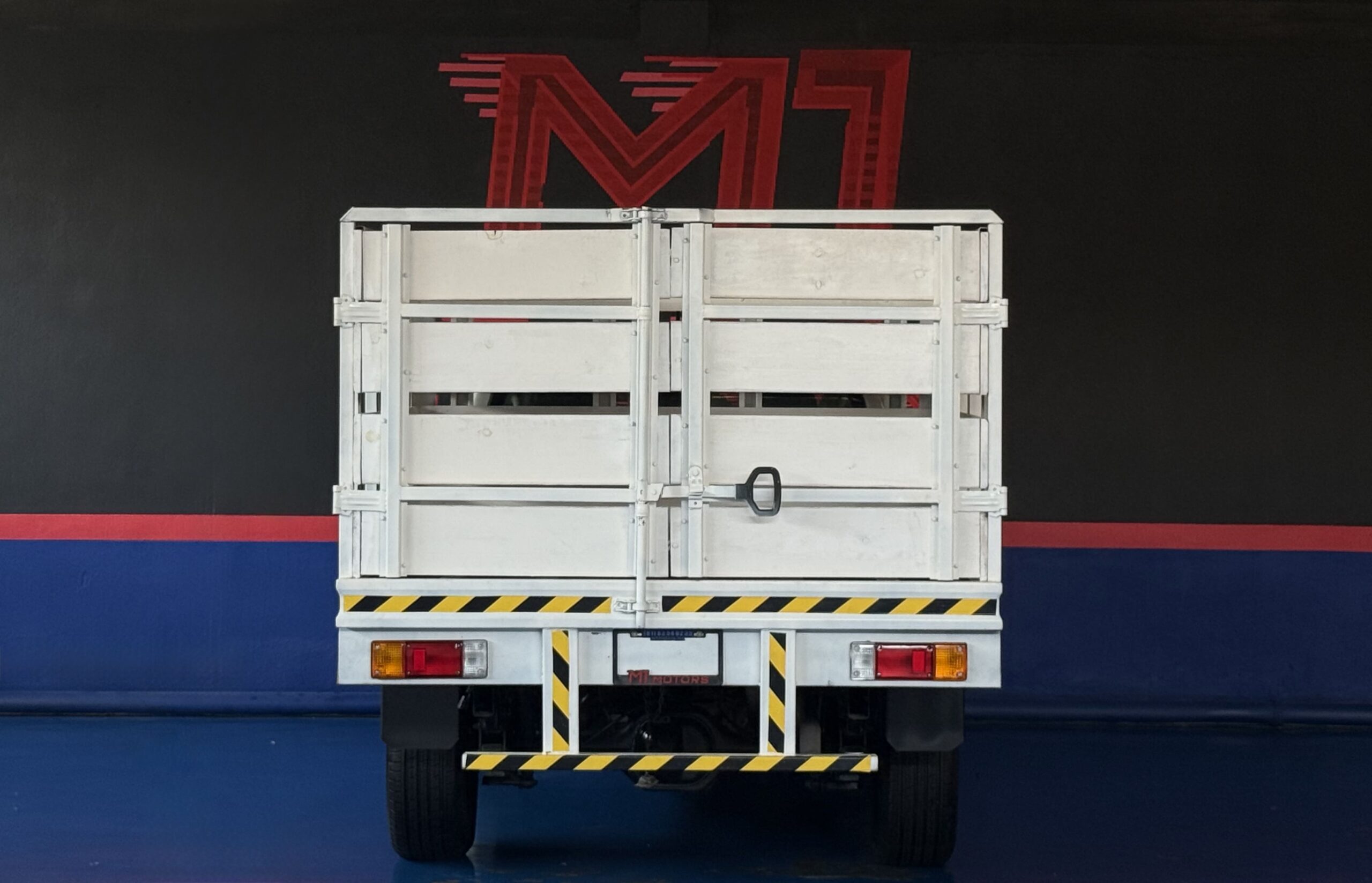 NISSAN NP300 ESTACAS TM 2023