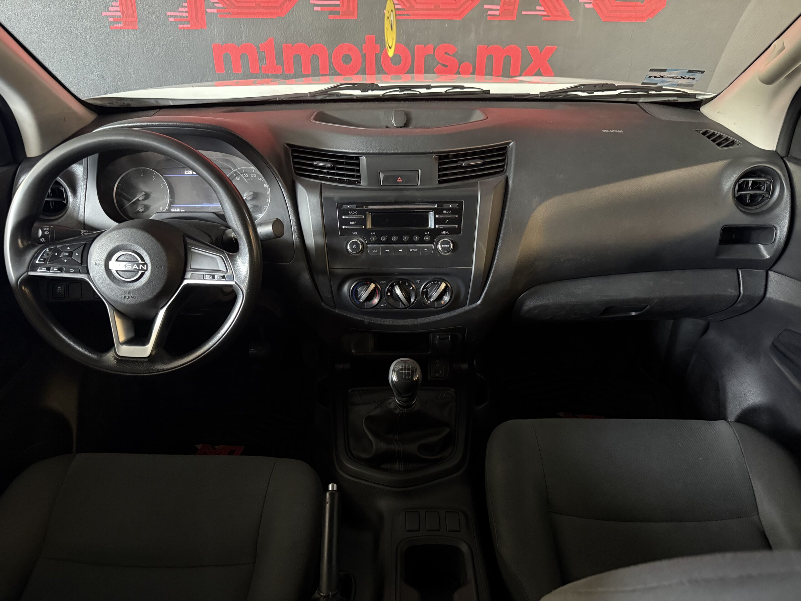 NISSAN NP300 ESTACAS TM 2023