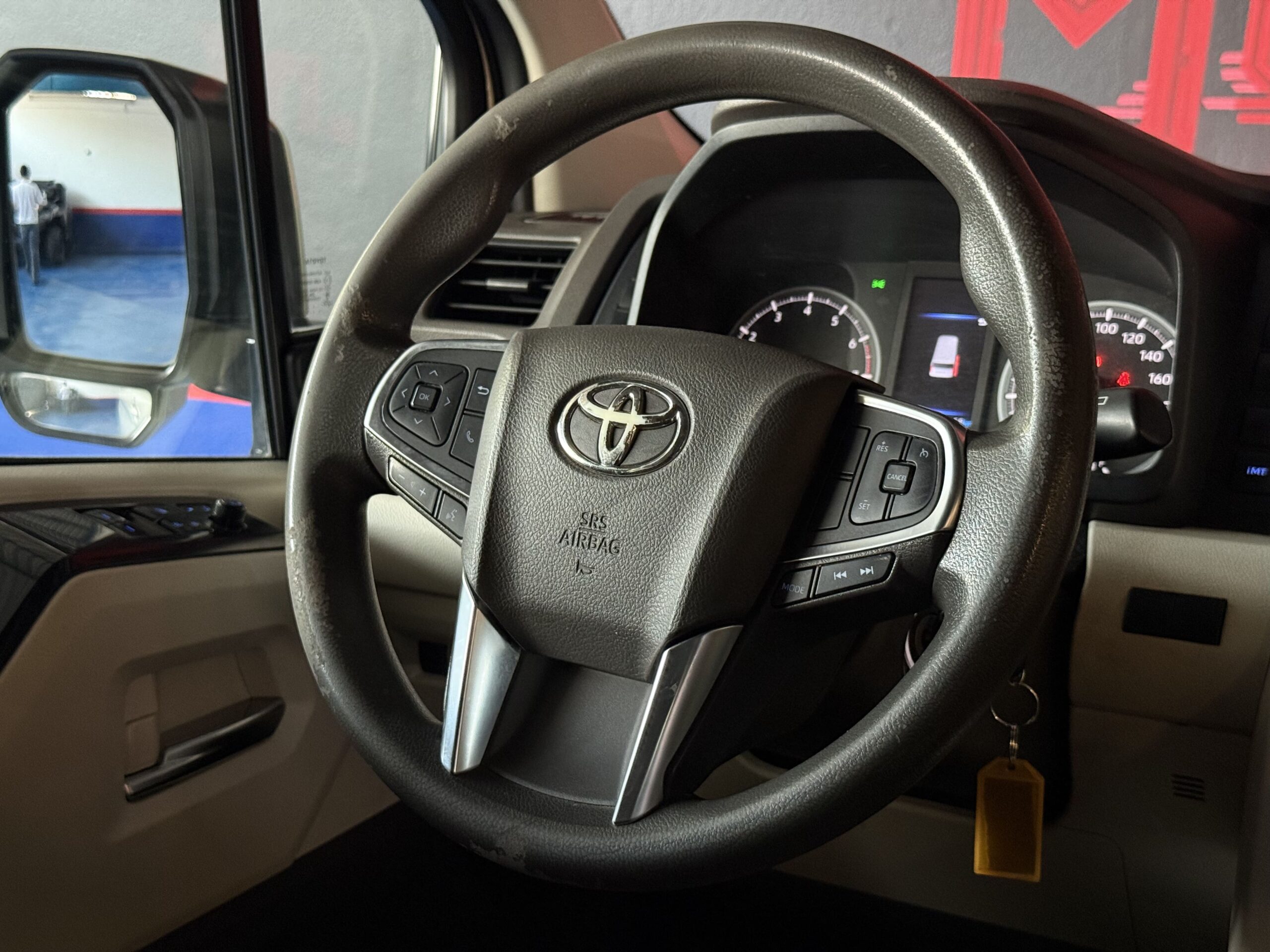 TOYOTA HIACE 12 PASAJ 2023